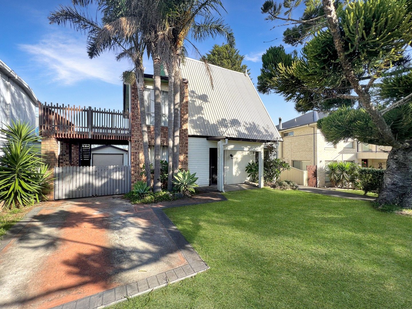 4 bedrooms House in 8 Mitchell Street NORAH HEAD NSW, 2263