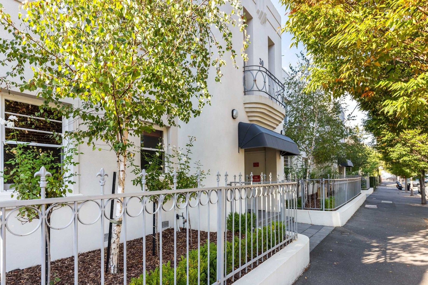 1 bedrooms Apartment / Unit / Flat in FLAT 10/18-30 GREY STREET EAST MELBOURNE VIC, 3002