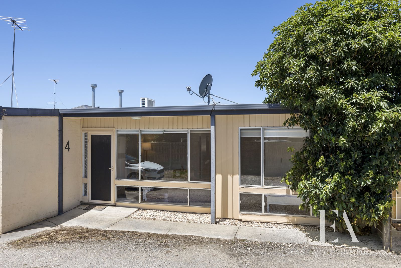 1 bedrooms Apartment / Unit / Flat in 4/18a Roslyn Road BELMONT VIC, 3216