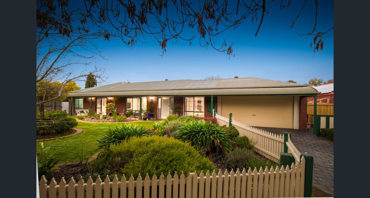 3 bedrooms House in 4 Fran Court WERRIBEE VIC, 3030
