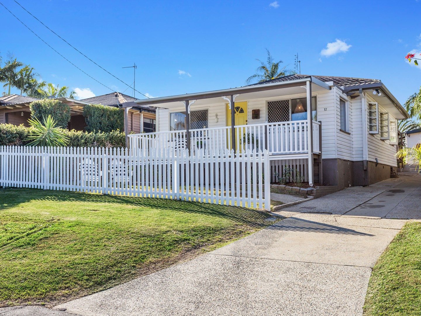 17 Second Avenue, Labrador QLD 4215, Image 1