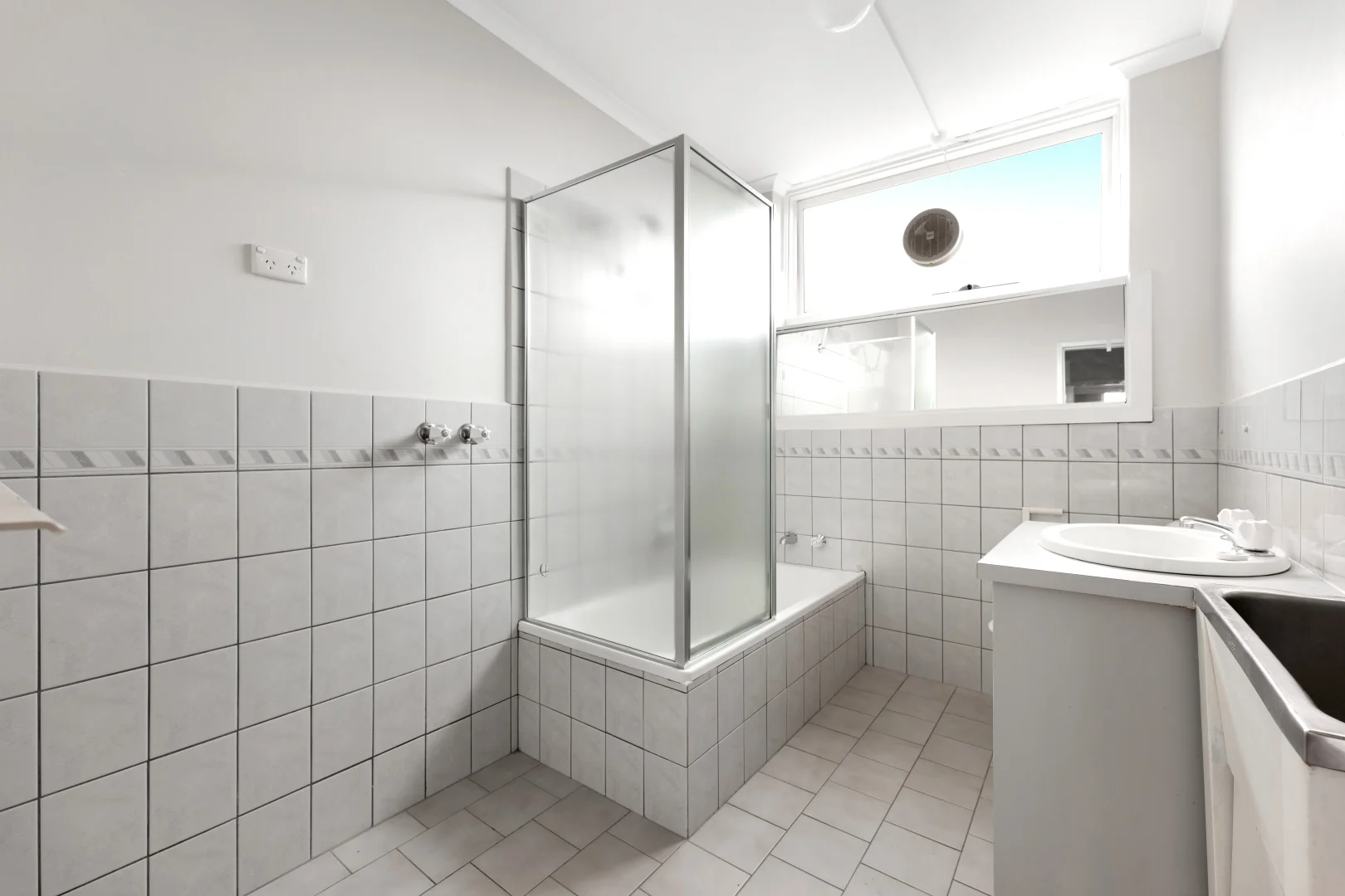 Additional image 6 of 3/8-10 James Avenue, Kew VIC 3101