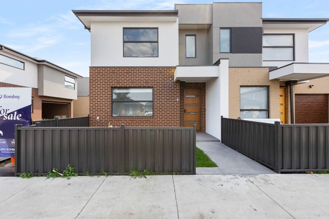 Picture of 2/7 Carat Street, GREENVALE VIC 3059