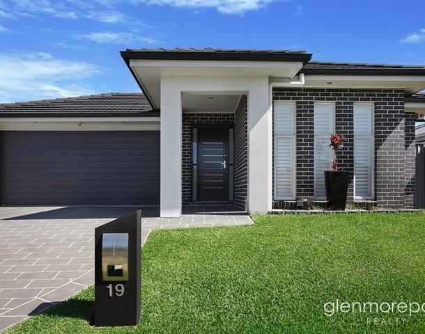 19 Risus Avenue, Glenmore Park NSW 2745