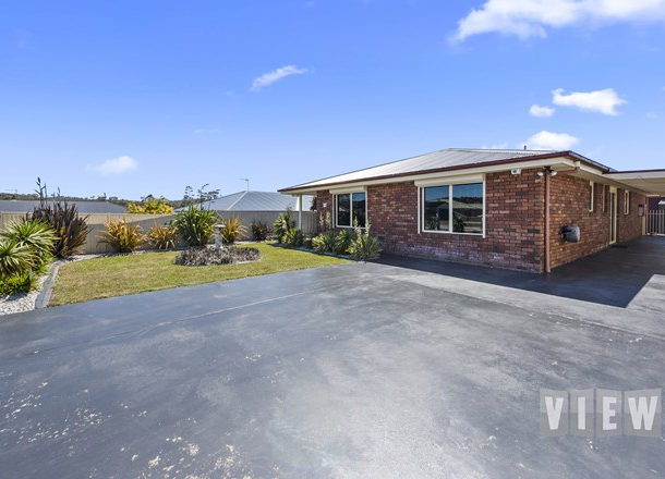 17 Earl Grove, Latrobe TAS 7307