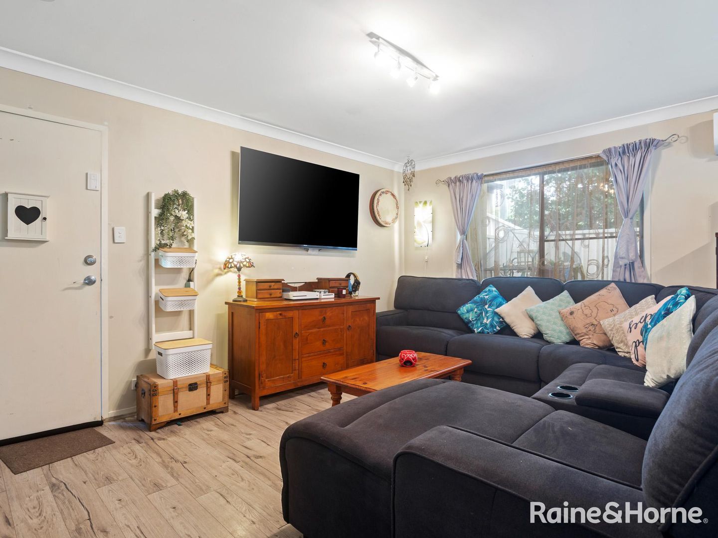 1/18 York Street, Point Frederick NSW 2250, Image 1