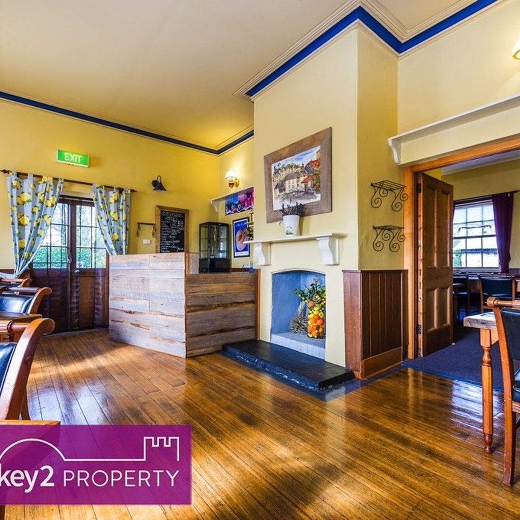 St Andrews Inn,12819 Midland Highway, Cleveland TAS 7211 House for