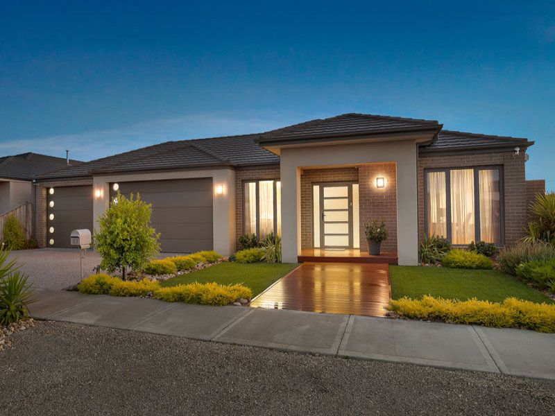 4 bedrooms House in 87 The Esplanade TAYLORS HILL VIC, 3037