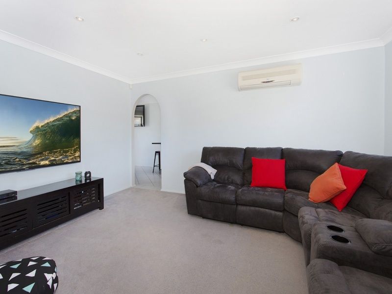 74 Landy Drive, Mount Warrigal NSW 2528, Image 2