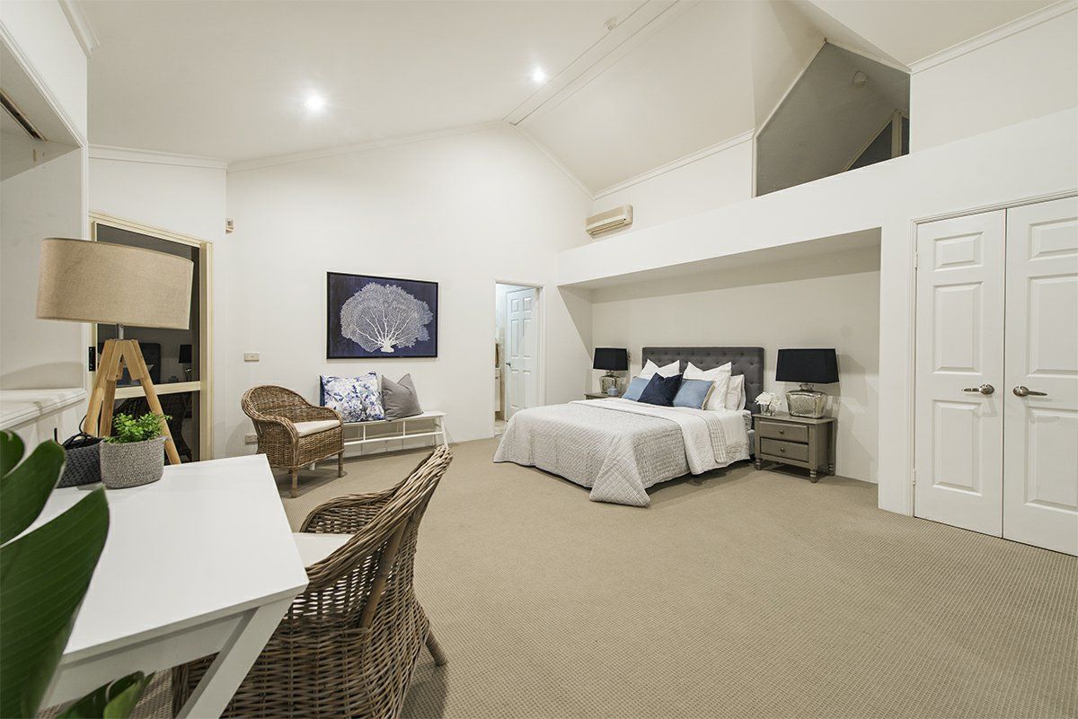 2/125 Santa Cruz Blvd, Clear Island Waters QLD 4226, Image 2