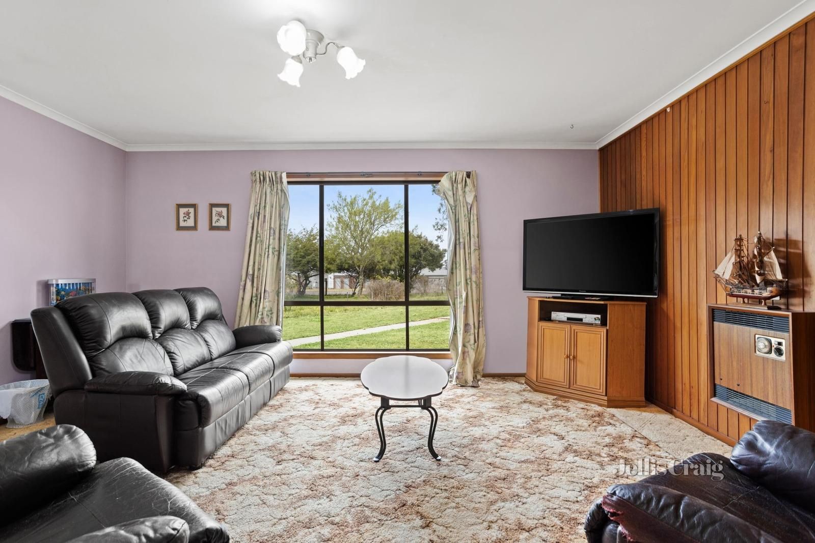 32 Woodlands Road, Enfield VIC 3352, Image 2