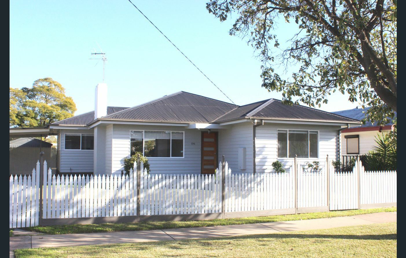 3 bedrooms House in 176 Stradbroke Avenue SWAN HILL VIC, 3585