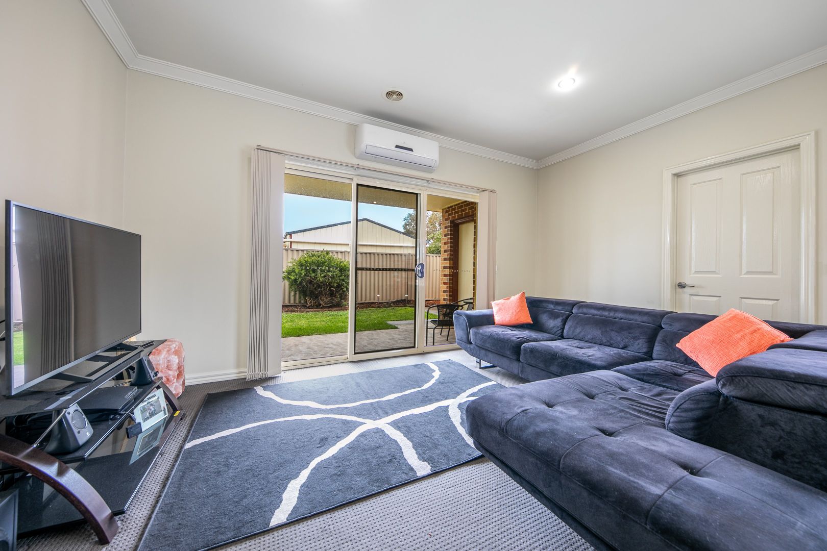 1/128 Barry Street, Romsey VIC 3434, Image 2