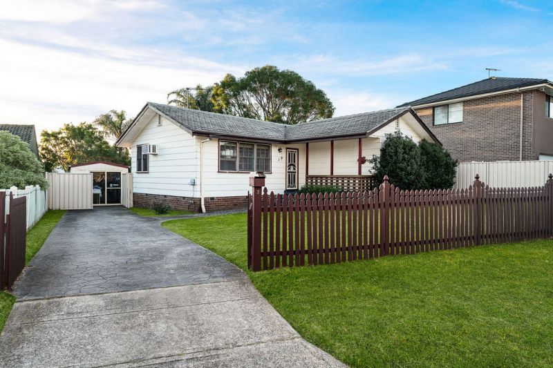 3 Finschhafen Street, Holsworthy NSW 2173, Image 1