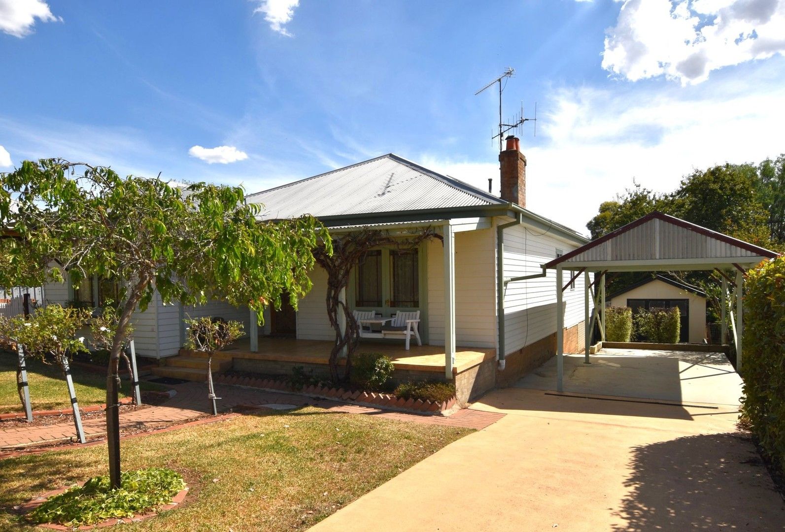 17 Plunkett Street, Yass NSW 2582 House For Rent 650 Domain
