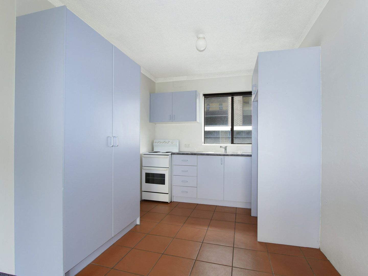 8 abercrombie st west wollongong Clearance