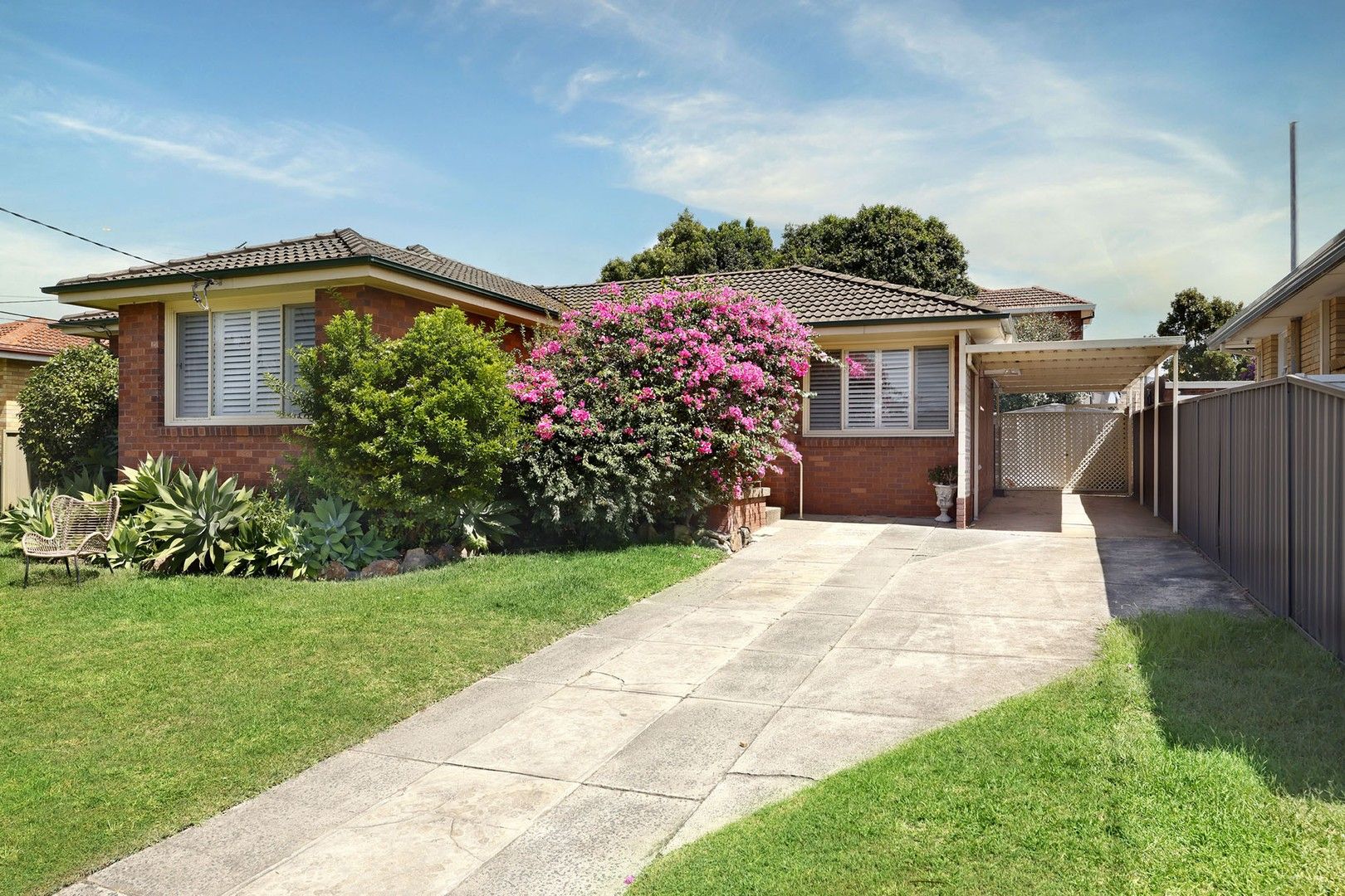 4 bedrooms House in 9 Jean Avenue MIRANDA NSW, 2228
