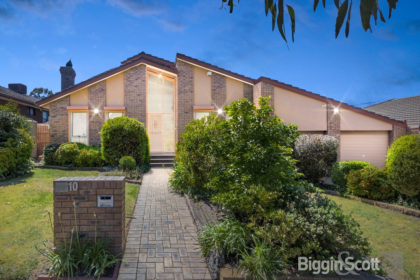 10 Whalley Drive, Wheelers Hill VIC 3150, Image 0