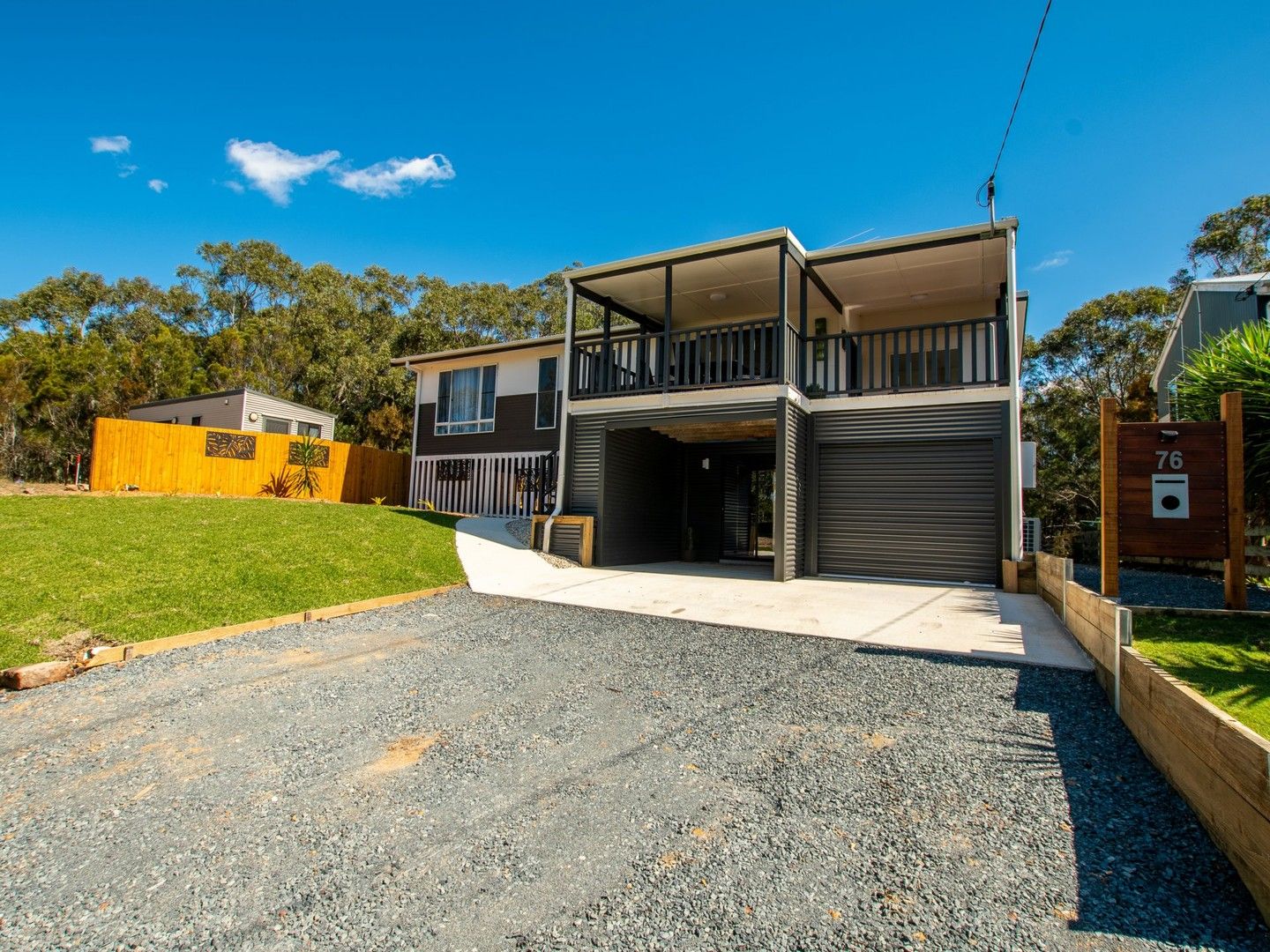 2 bedrooms House in 76 Highland Ridge Road RUSSELL ISLAND QLD, 4184