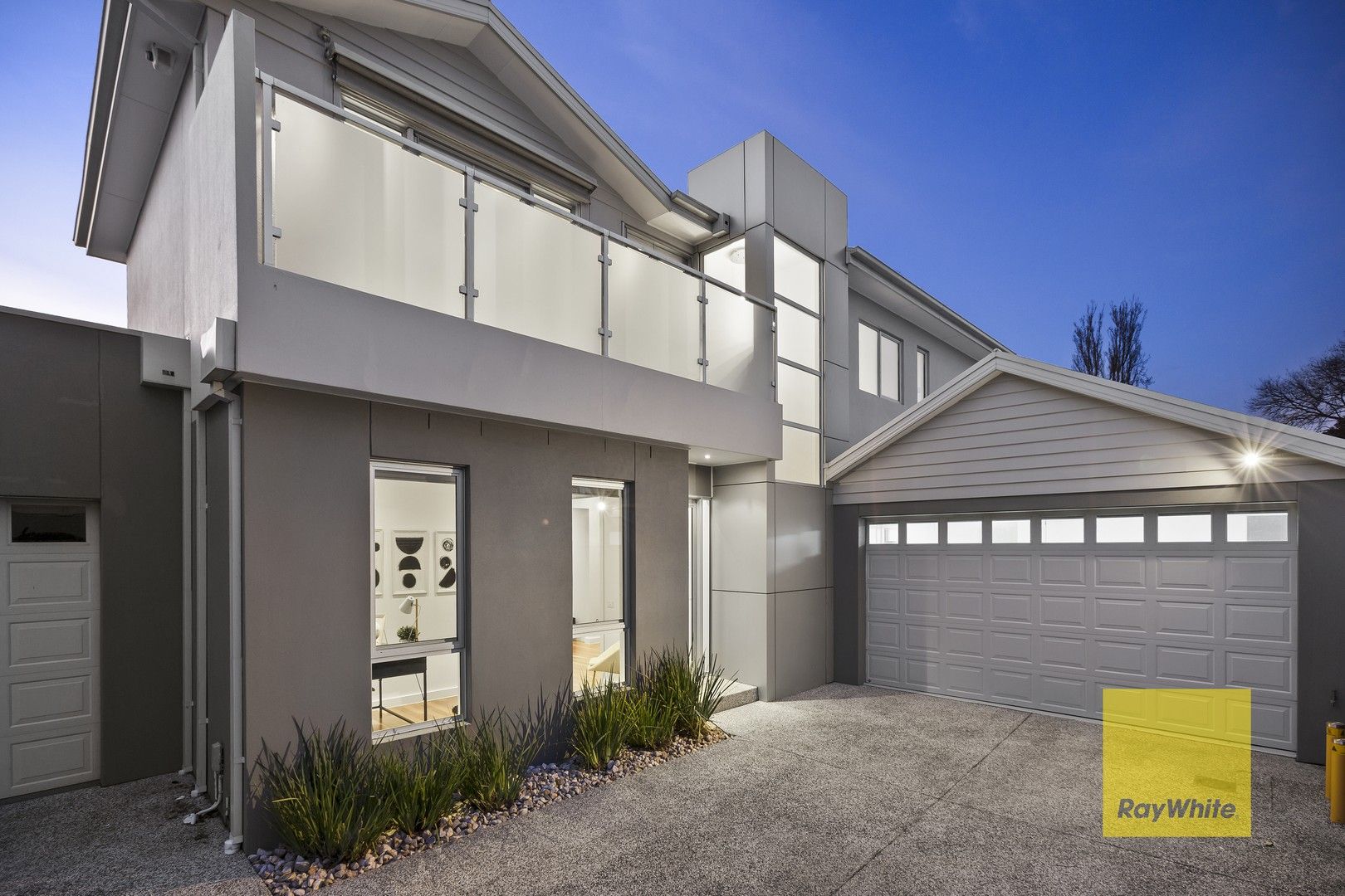 4 bedrooms Townhouse in 2/16 Nicholas Street NEWTOWN VIC, 3220