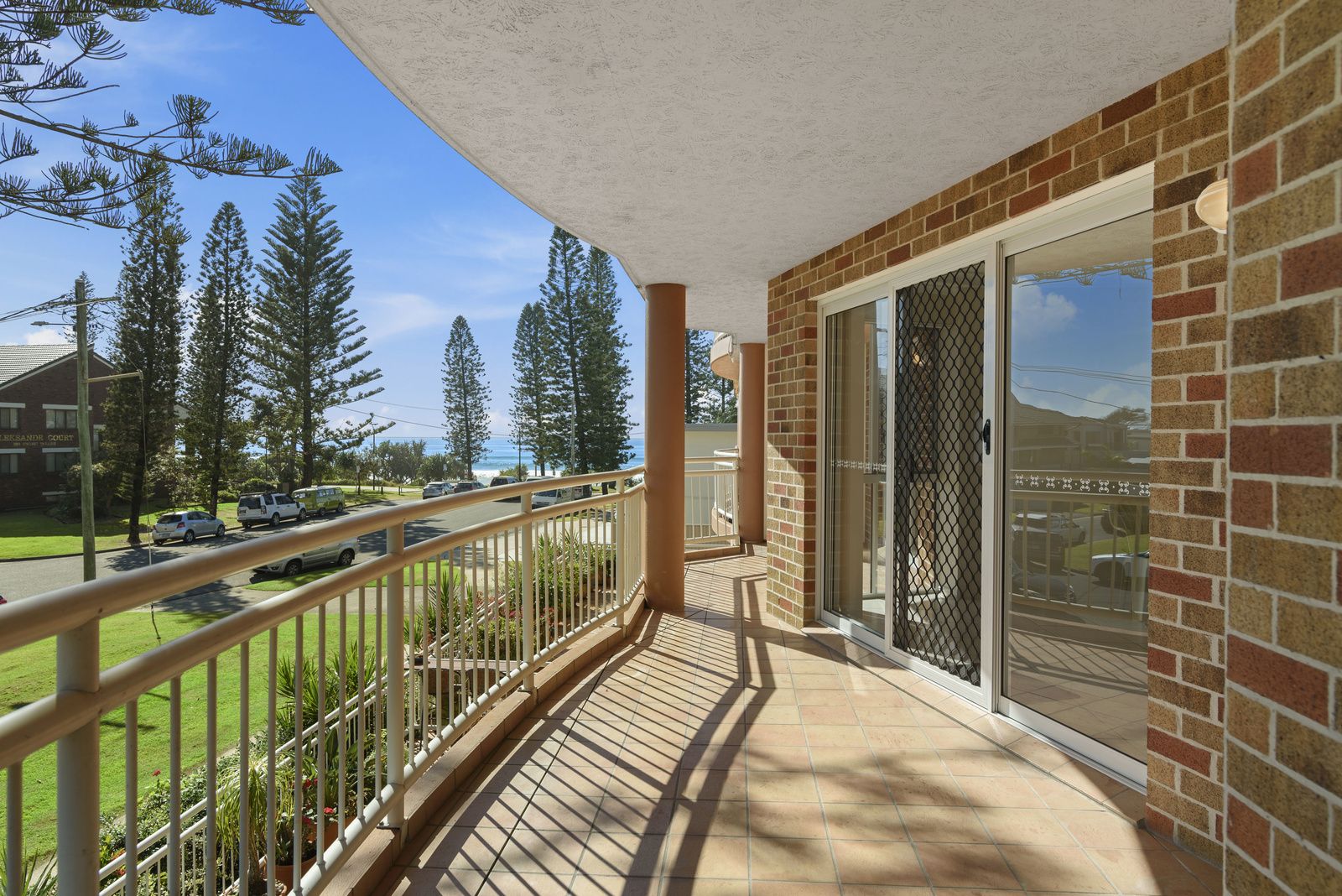 3 bedrooms Apartment / Unit / Flat in 3/411 Golden Four Drive TUGUN QLD, 4224