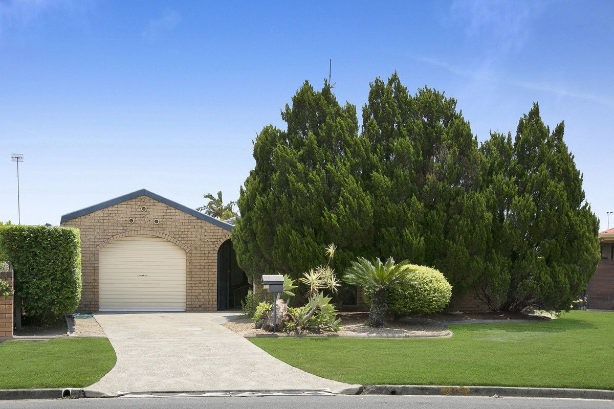 3 bedrooms House in 11 Mahogany Drive PALM BEACH QLD, 4221