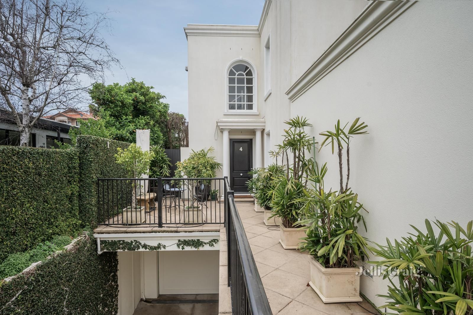 4 bedrooms Townhouse in 2/4 Ashley Grove MALVERN VIC, 3144
