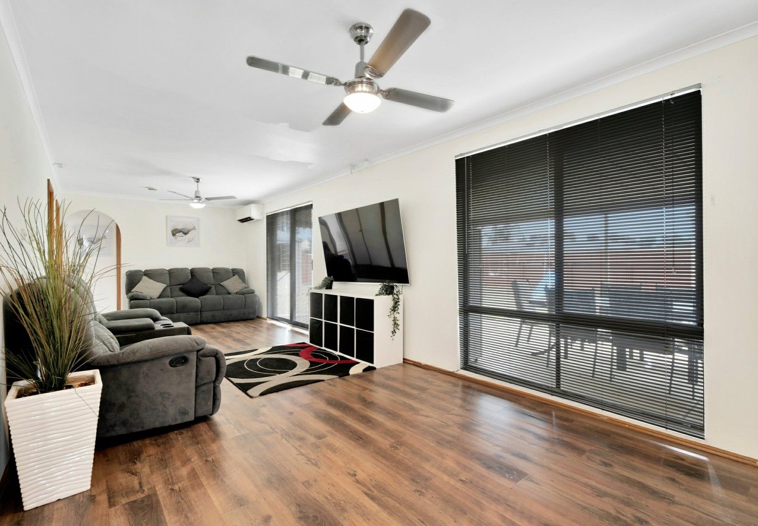 3 bedrooms House in 9 Clement Avenue PARALOWIE SA, 5108