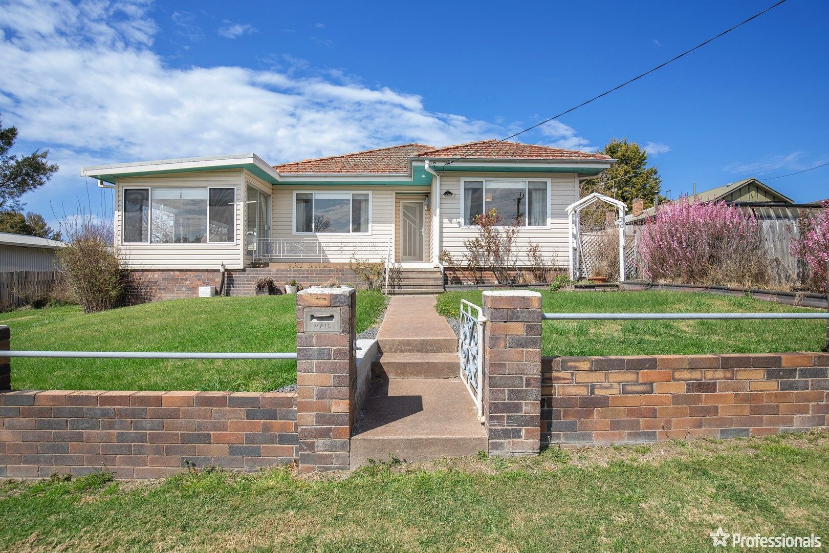 38 Queen Street, Uralla NSW 2358 House For Rent Domain
