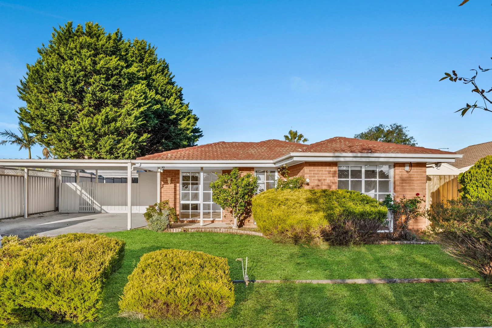 2 Cottswold Avenue, Narre Warren VIC 3805