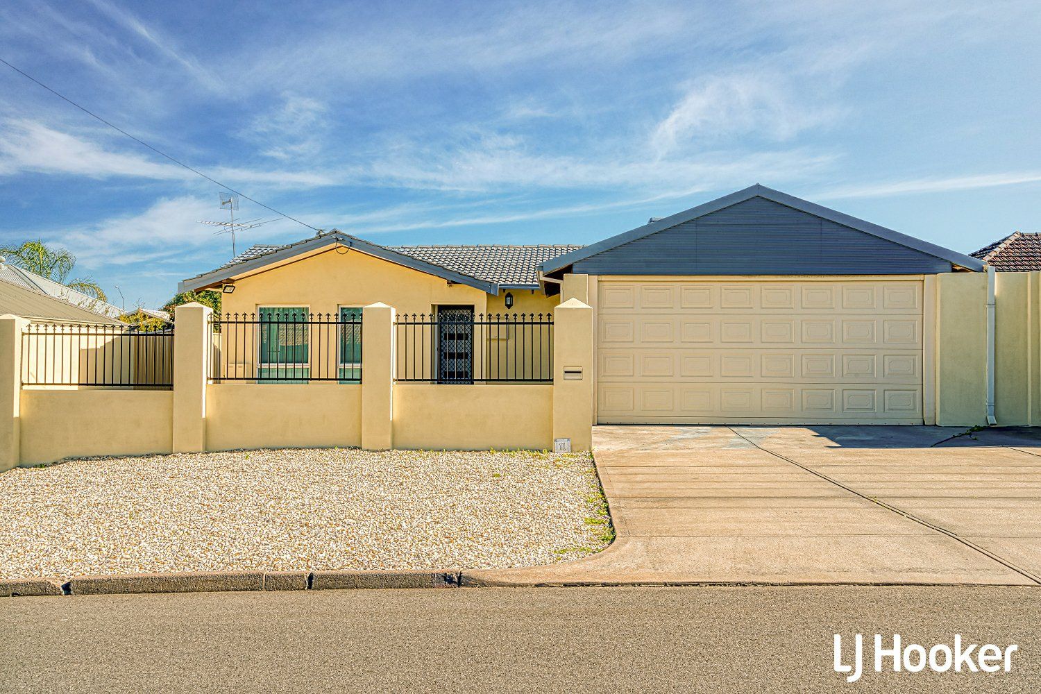 3 bedrooms House in 11 Okewood Way MORLEY WA, 6062