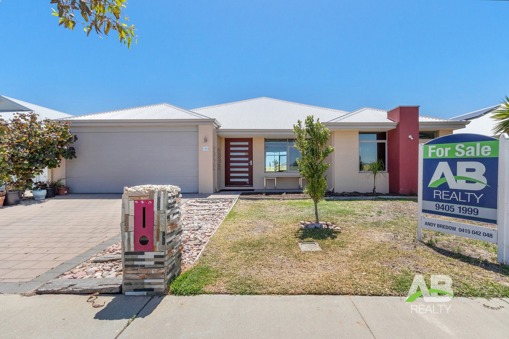 4 bedrooms House in 34 Chesham Rise ALKIMOS WA, 6038