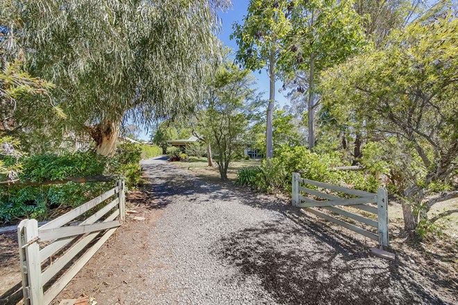 Picture of 6 ALBERT AVENUE, THIRLMERE NSW 2572