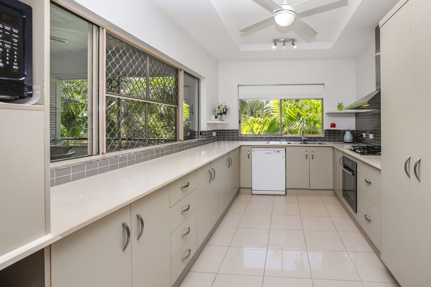 734/12-21 Gregory Street, Westcourt QLD 4870, Image 2