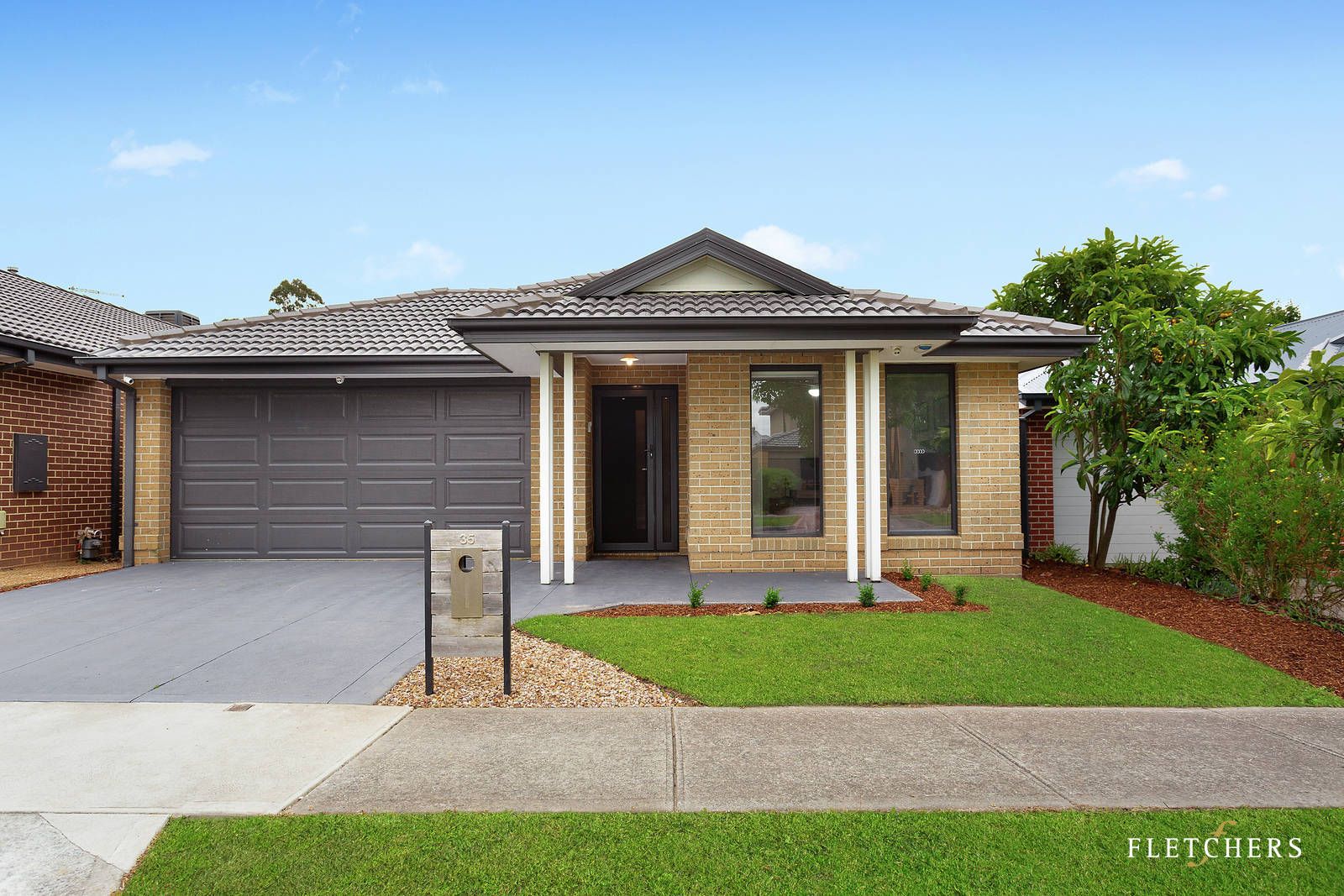 4 bedrooms House in 35 Windermere Parade DOREEN VIC, 3754