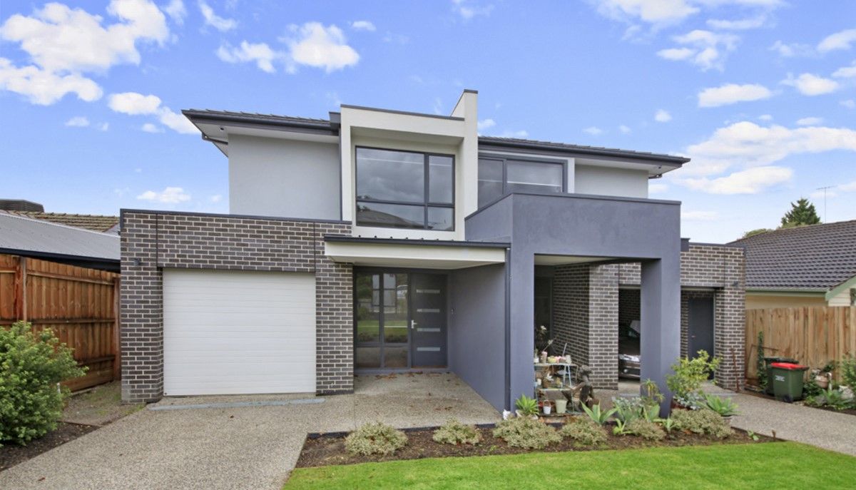 4 bedrooms Townhouse in 19 Oak Street SURREY HILLS VIC, 3127