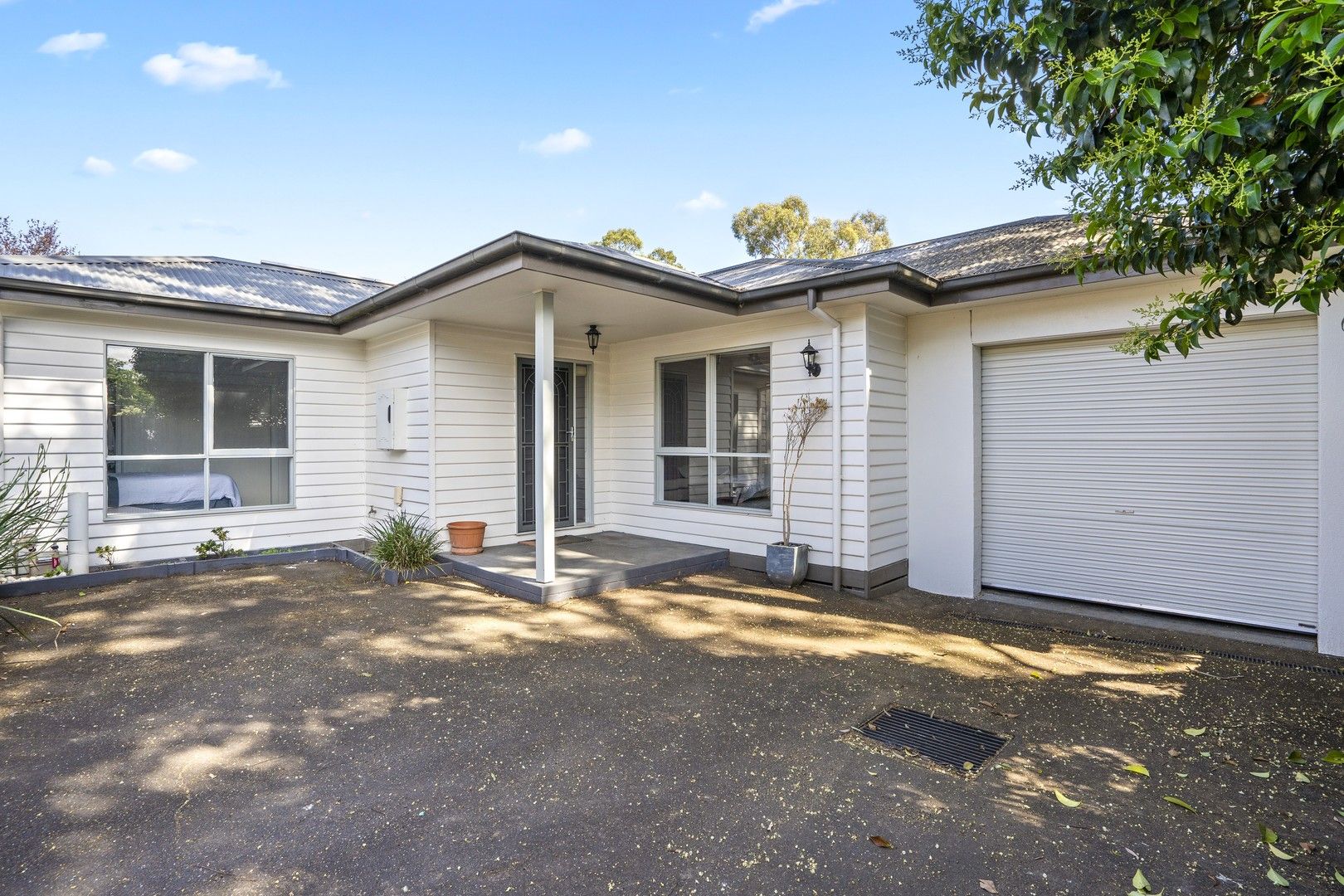 2 bedrooms Apartment / Unit / Flat in 2/25 Parkview Avenue GREENSBOROUGH VIC, 3088