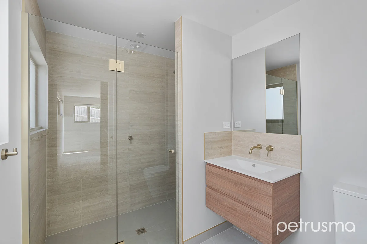 Additional image 8 of 1&2/28 Nayuka Street, Geilston Bay TAS 7015