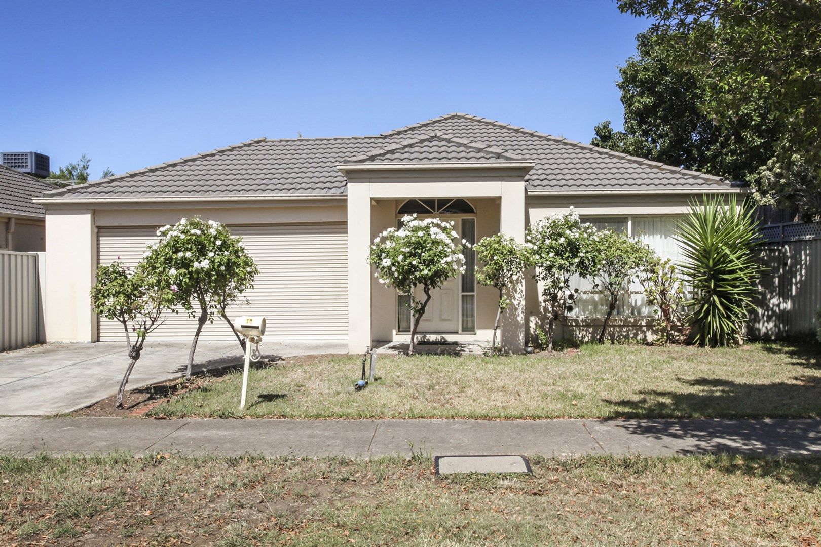 10 Grove Hall Place, Caroline Springs VIC 3023, Image 0