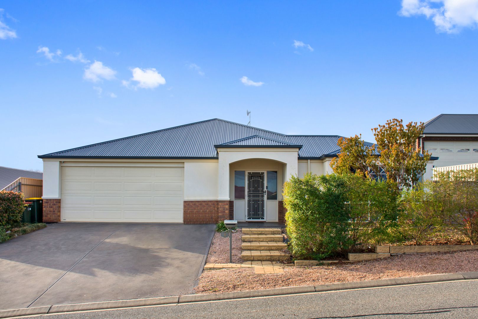 Craigmore SA 5114 4 beds house for Sale, 415k 425k 2015499360