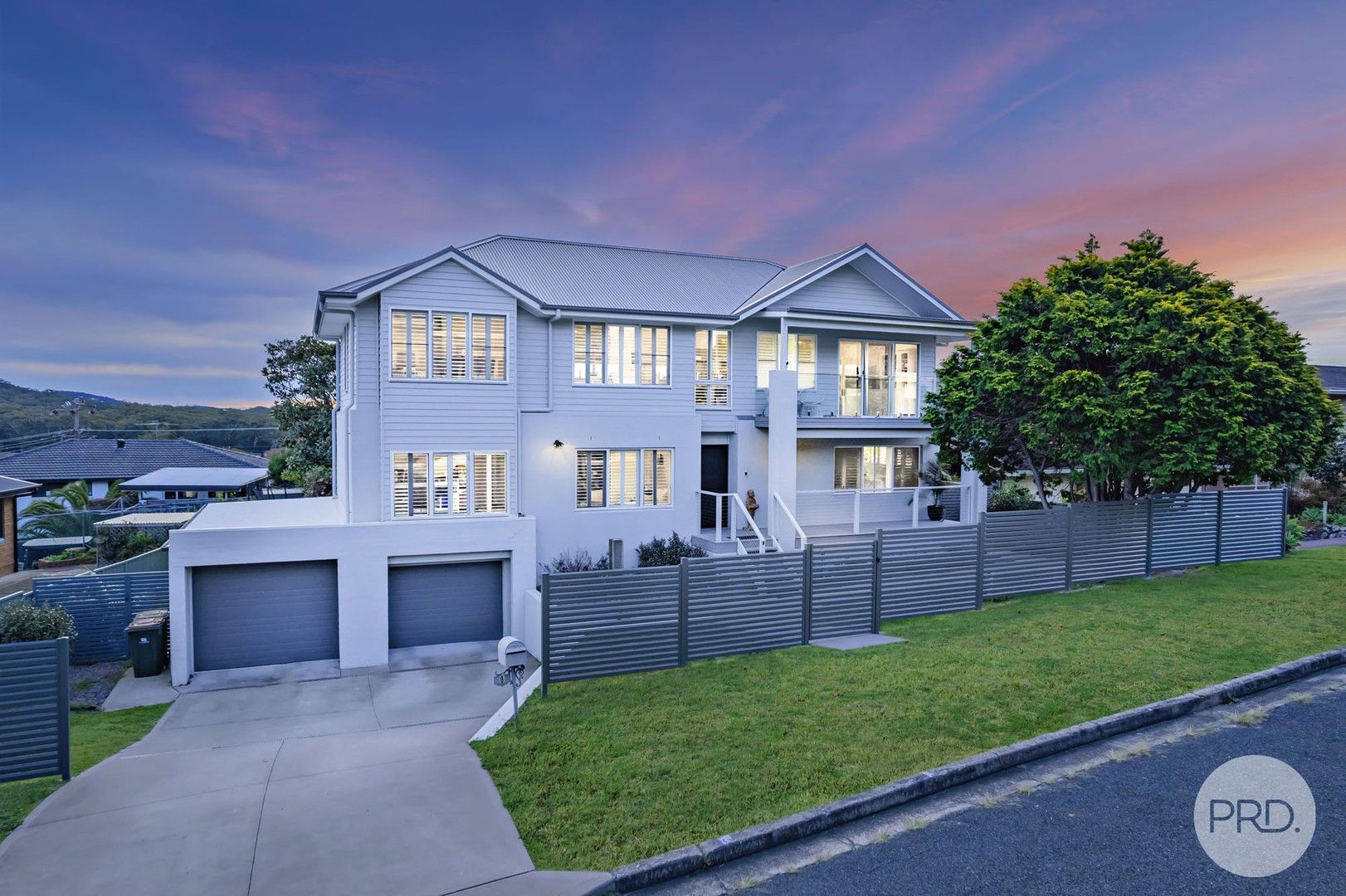 5 bedrooms House in 8 Victor Parade SHOAL BAY NSW, 2315