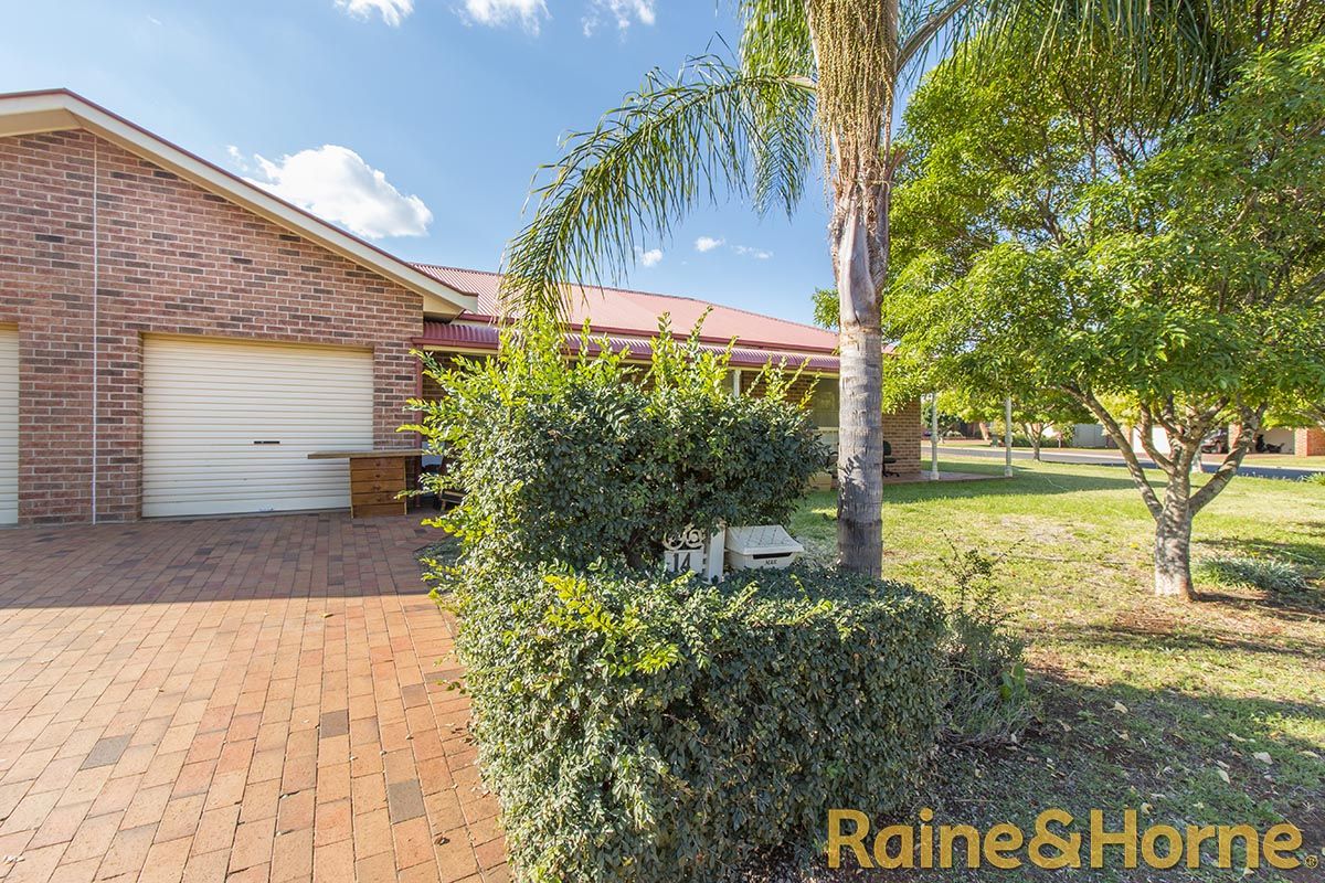 3 bedrooms House in 14 Falconer Way DUBBO NSW, 2830