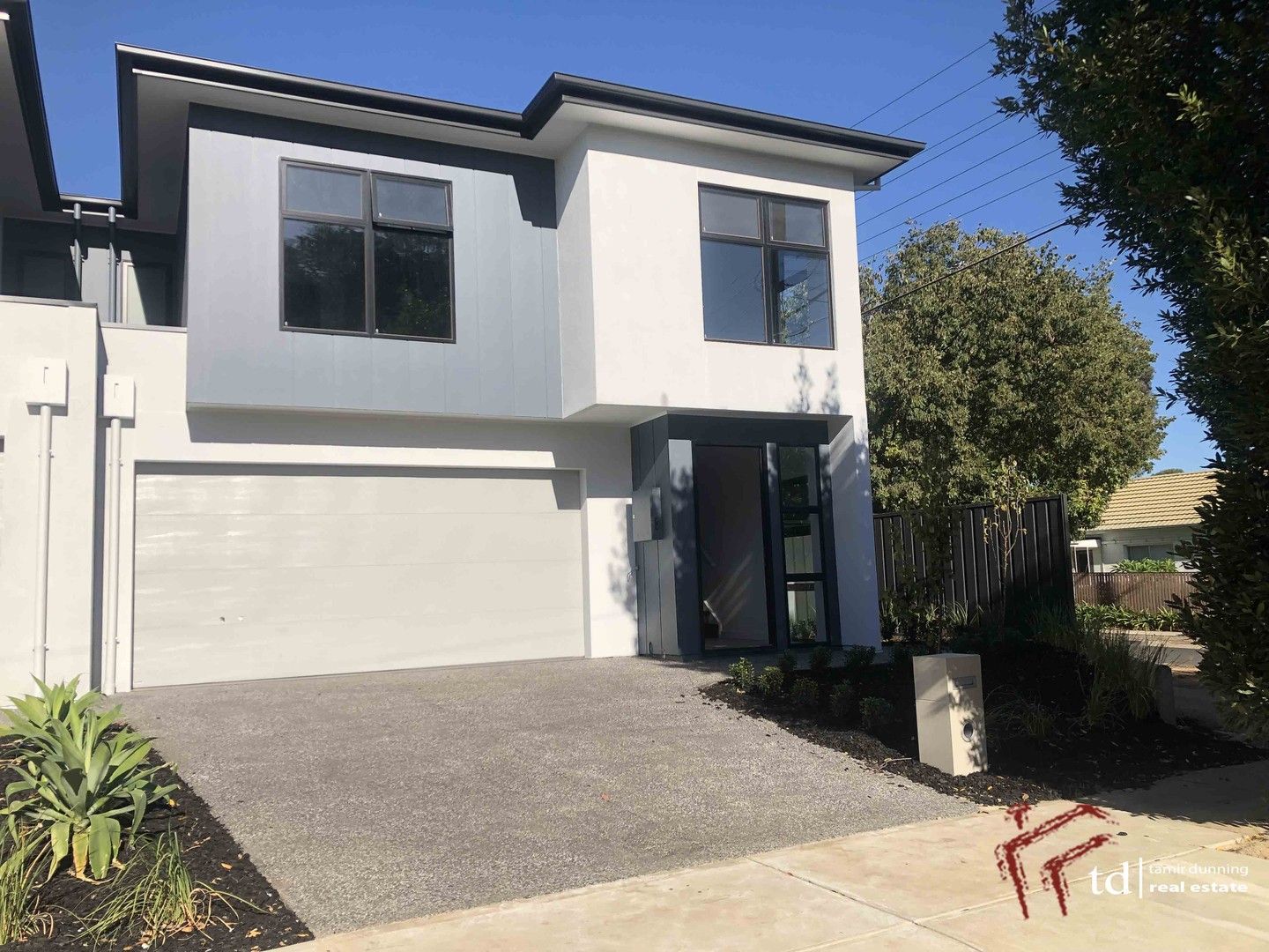 4 bedrooms House in 1a & b Laurel Avenue CAMPBELLTOWN SA, 5074