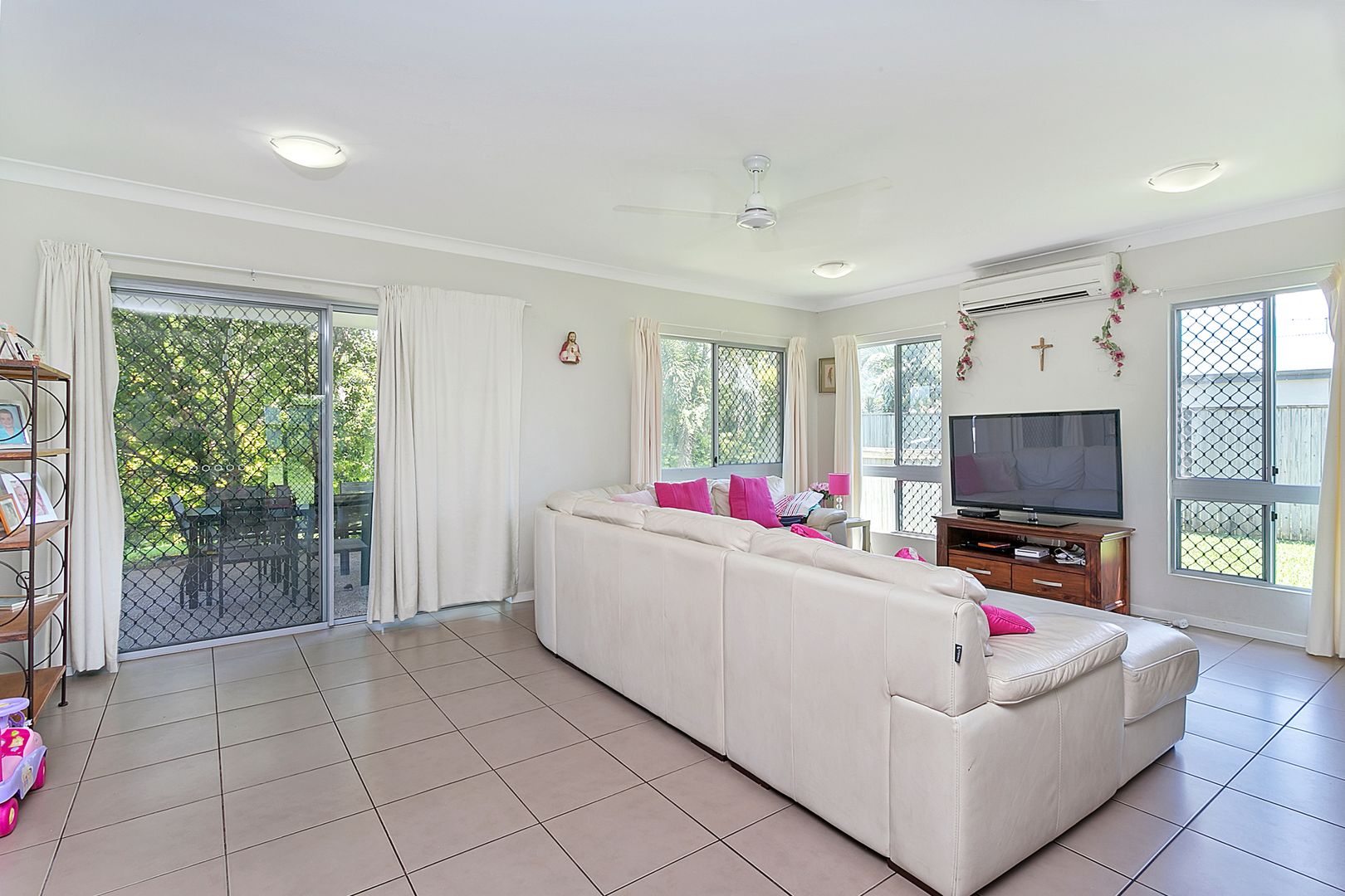 124 Roberts Drive, Trinity Beach QLD 4879