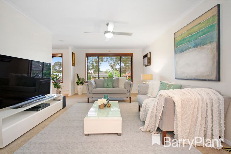 13 Buckmaster Drive, Mill Park VIC 3082, Image 2