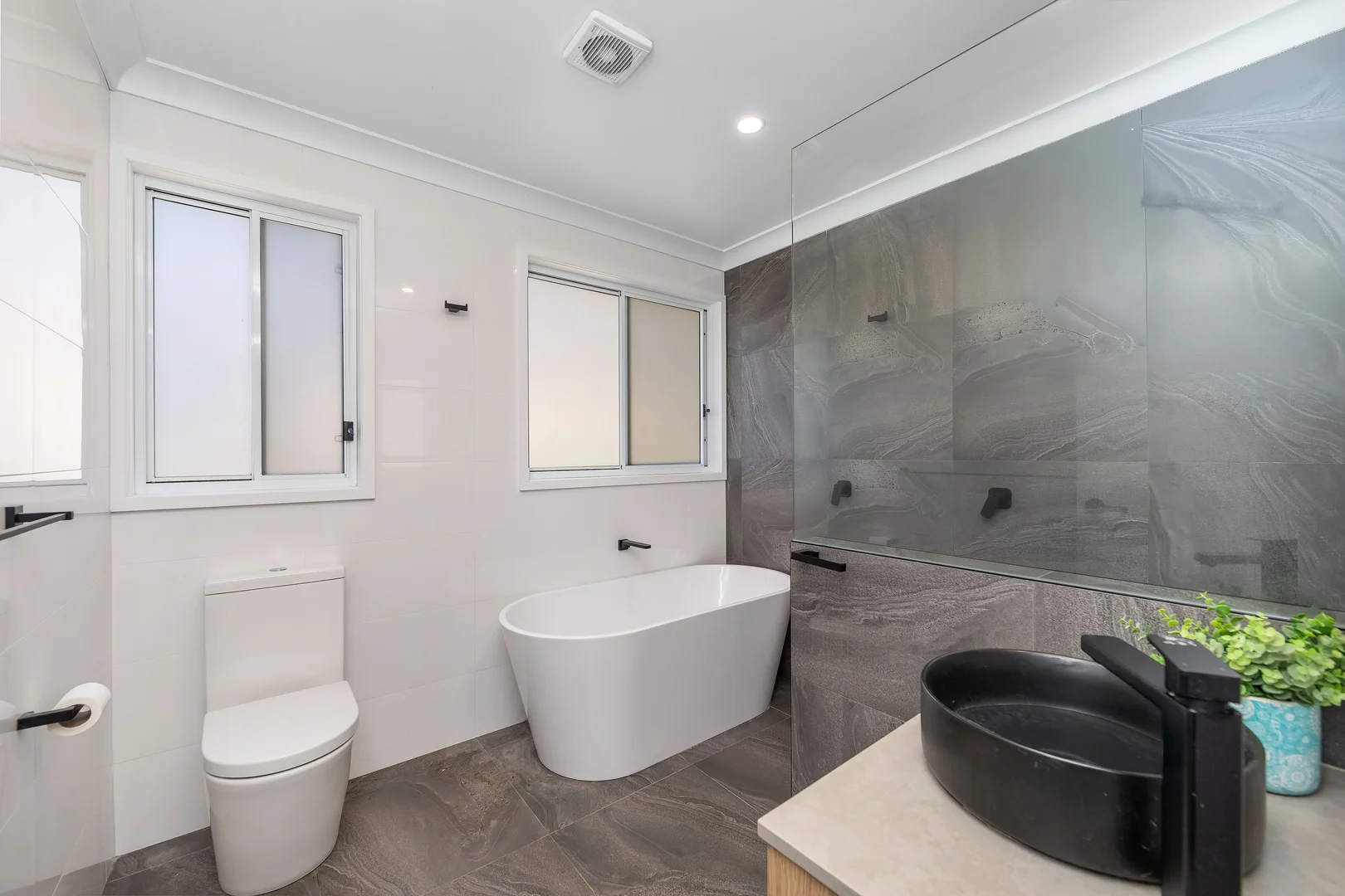 Additional image 11 of 13 Yakaloo Crescent, Forresters Beach NSW 2260