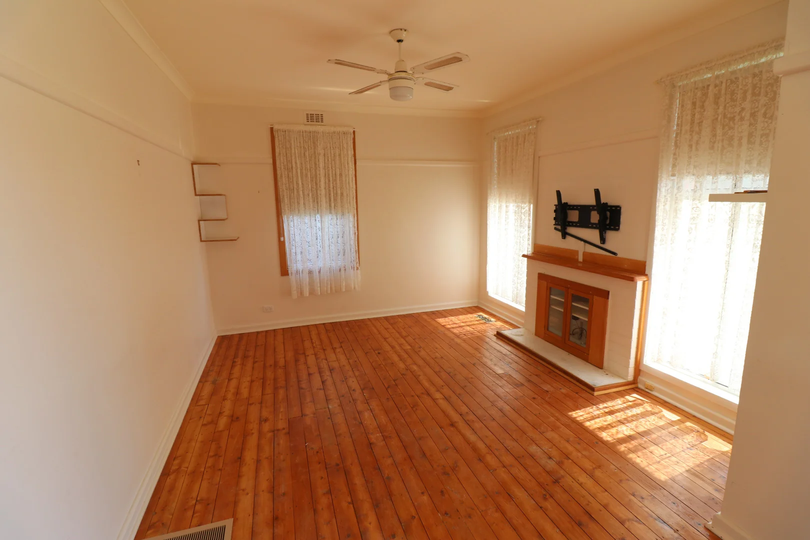 Additional image 2 of 27 Anglesey Street, Seymour VIC 3660