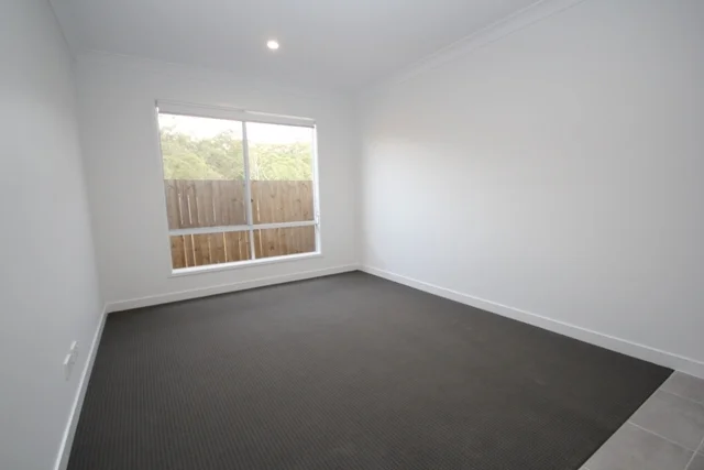 Additional image 11 of 10 Silvertop Crescent, Spring Mountain QLD 4300