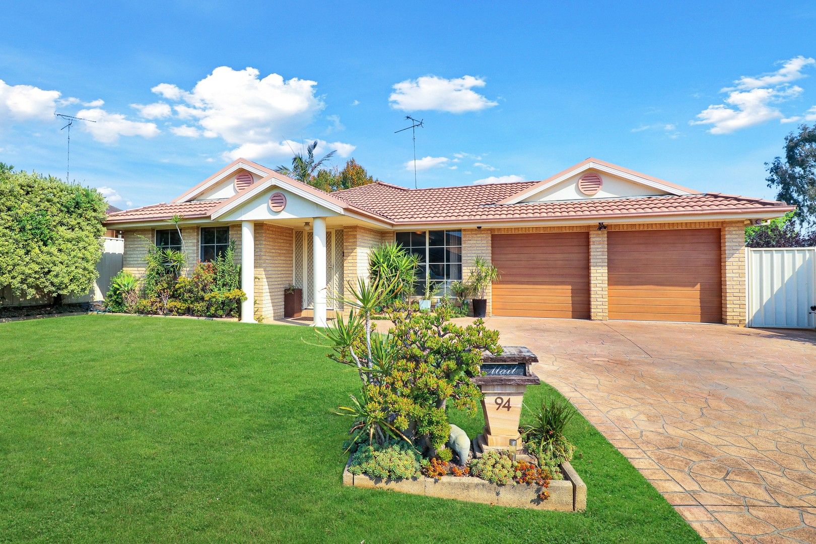 4 bedrooms House in 94 Laycock Street CRANEBROOK NSW, 2749