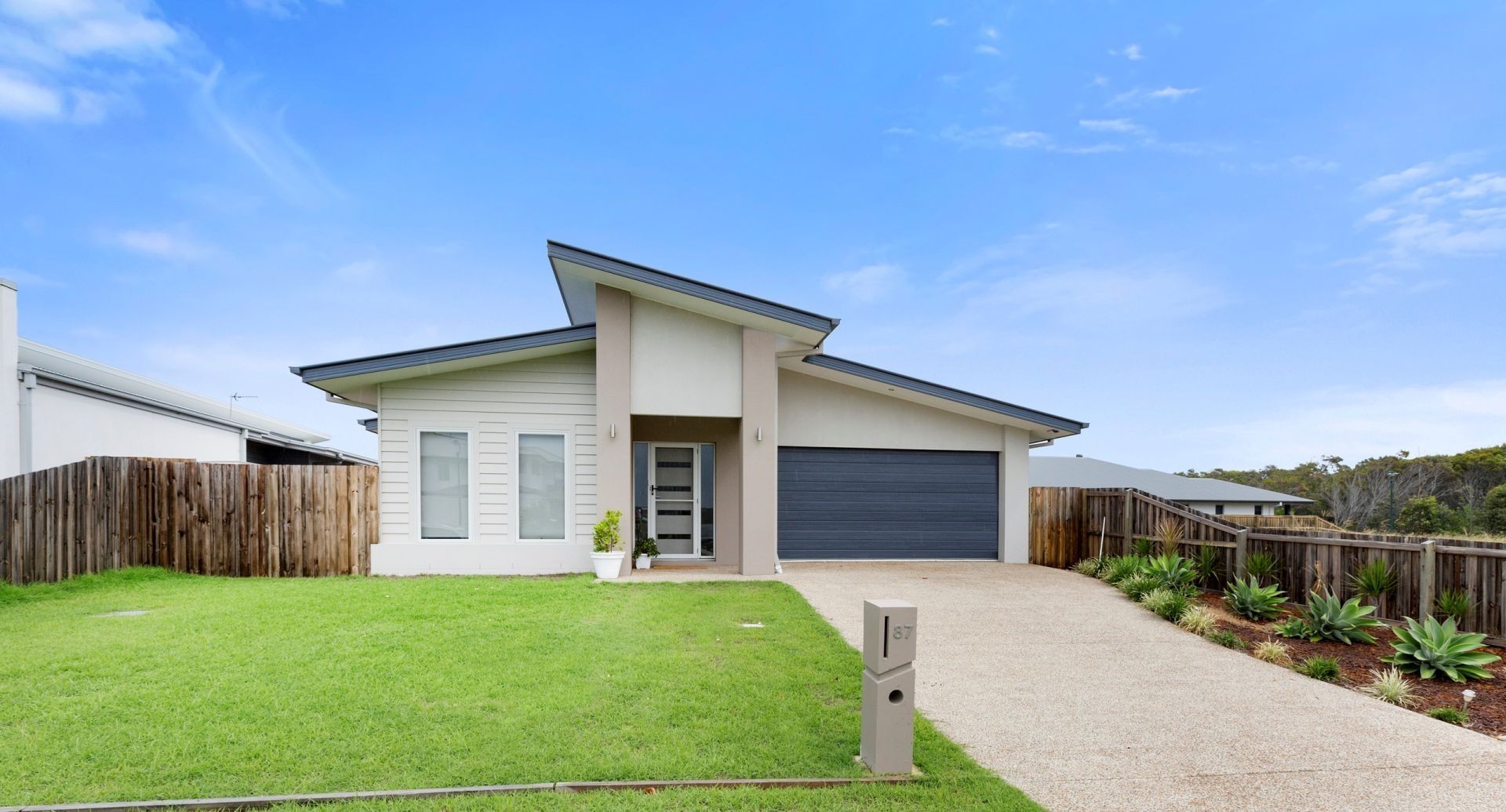 4 bedrooms House in 87 Laceflower Parade CASUARINA NSW, 2487